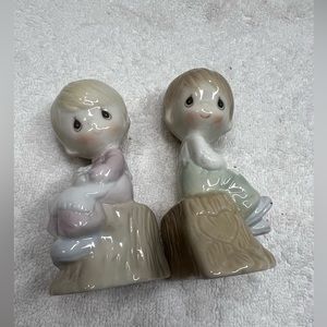 Precious Moments Darling Boy & Girl 1993 Salt & Pepper Shakers Sitting